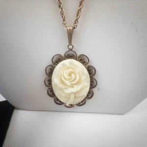Winard 12K GF Floral Cameo Necklace & Earrings Set