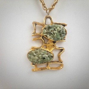 Gold-Tone Pendant Necklace With Green Stone Inlay