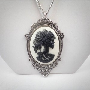 Vintage Lady Skull HeadCameo Pendant Necklace