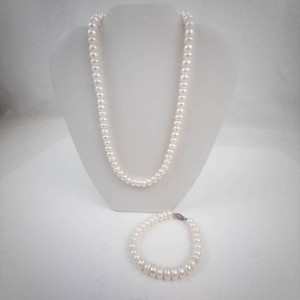 Very Nice Simulated Pearl Necklace and Bracelet Set