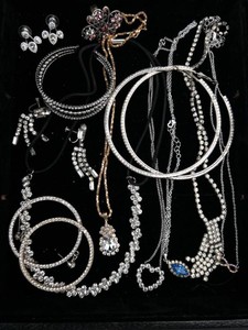 Mixed Costume Jewelry Necklace & Earring Lot