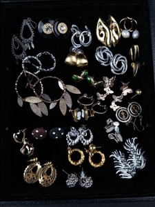 Mixed Costume Jewelry Earrings Lot