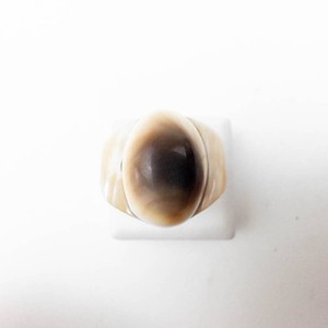 Mother of Pearl Carved Shell Ring Size 6