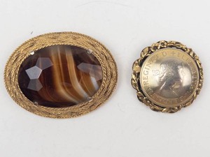 Vintage Gold-Tone Brooches With Agate and Elizabeth II Motifs (Lot of 2)