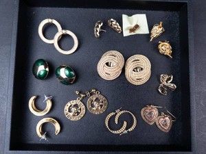 Vintage-Style Costume Jewelry Mixed Lot - Earrings, Brooches & Accessories