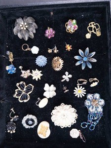 Mixed Lot of Floral Costume Jewelry Brooches, Earrings & Pins