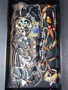 Mixed Lot Assorted Costume Jewelry, Necklaces, Bracelets & Brooches
