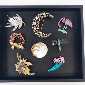 Costume Jewelry Brooch Assortment - Floral, Flamingo & Dragonfly Designs (Lot of 8)