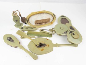 Vintage Art Deco Green Bakelite Vanity Set Mixed Lot