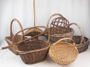 Vintage Wicker Baskets & Rug Beater Mixed Lot