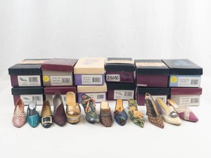 Just the Right Shoe Shoe Figurines (Lot of 12)