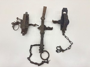 3 Vintage Collectible Game Traps