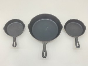 Set of 3 Cast Iron Wagner SkilletsFry Pans