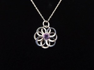 .925 Sterling Silver Amethyst Flower Pendant Necklace