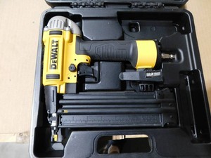 DEWALT 18-Gauge Pneumatic Brad Nailer