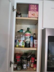 Content of Upper cupboard to includ...