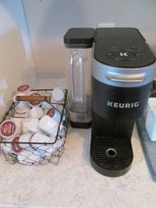 Black Keurig single cup coffee make...