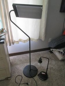 Freestanding metal base floor lamp ...