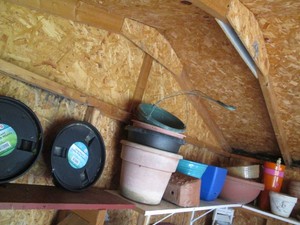 Tons of Tera Cotta pots, outdoor pl...