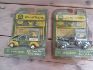 Gearbox Toys die cast John Deere 1...