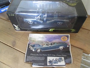 Road Signature 124 scale die cast ...