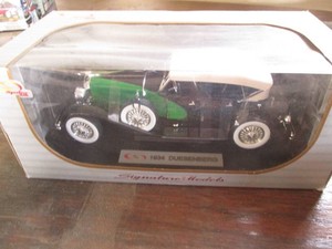 118 scale Signature Models 1934 Du...