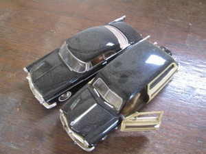 124 scale die cast replica q949 Fo...
