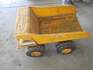 Vintage metal Remco Dump Truckd...