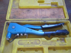 Heavy Duty metal rivet tool with ca...