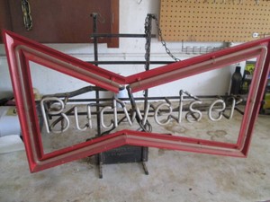 Anheuser Busch Budweiser light up N...