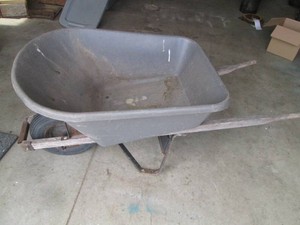 Large capacity Poly bucket wheelbar...