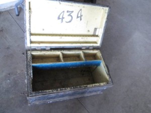 Vintage wood and metal footlocker s...
