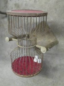Vintage Metal bird cage hourglass s...