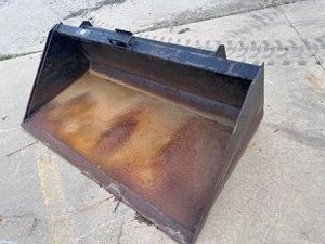 67 in DIRT BUCKET for skid steer