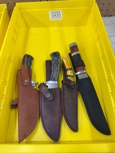 (4) HUNTING KNIVES