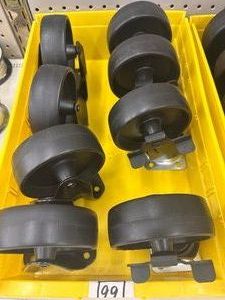 Lot of 8 - CASTERS