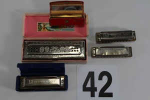 Lot of Vintage Collectable Harmonicas