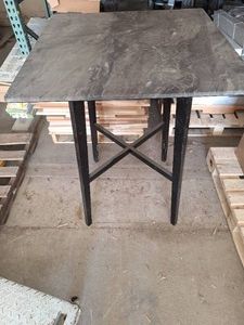 32x32 bar height table