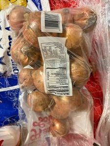 Four Star Ag Onions in a 8lb Potatoe bag