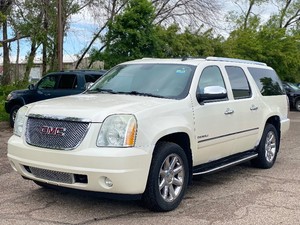 2010 GMC YUKON XL DENALI All Wheel Drive  No Accidents Reported (NO RESERVE)