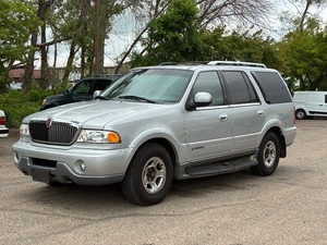 2000 LINCOLN NAVIGATOR 119k Miles  2 Owner  No Accidents  All Wheel Drive (NO RESERVE)