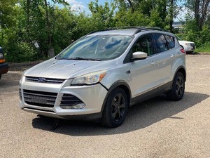 2015 FORD ESCAPE SE 4x4  103k Miles  No Accidents Reported (NO RESERVE)