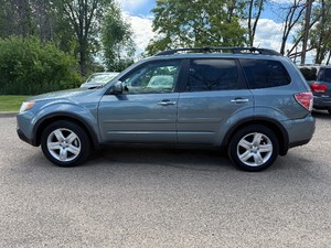 2009 SUBARU FORESTER 2.5 X PREMIUM *All Wheel Drive* (NO RESERVE)