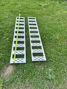 Pair of Aluminum Loading Ramps 625 LB Capacity 6.5 Foot Length with 12 Inch Width