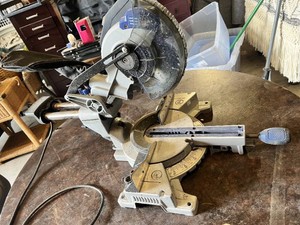 Kobalt 7-14 in. 9 Amp Sliding Compound Miter Saw - Works