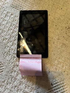Amazon Tablet with Cracked Screen - Works when plugged in