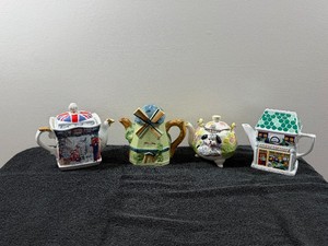 Lot of 4 Collectible Tea Pots