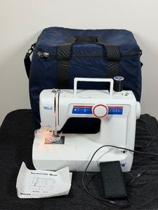 White Sewing Machine with Transport Bag
