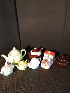7 Teapots