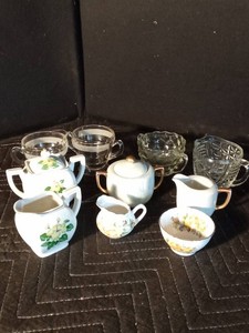 4 Creamersugar sets and 1 unmatched set - 1 Rosina made in England